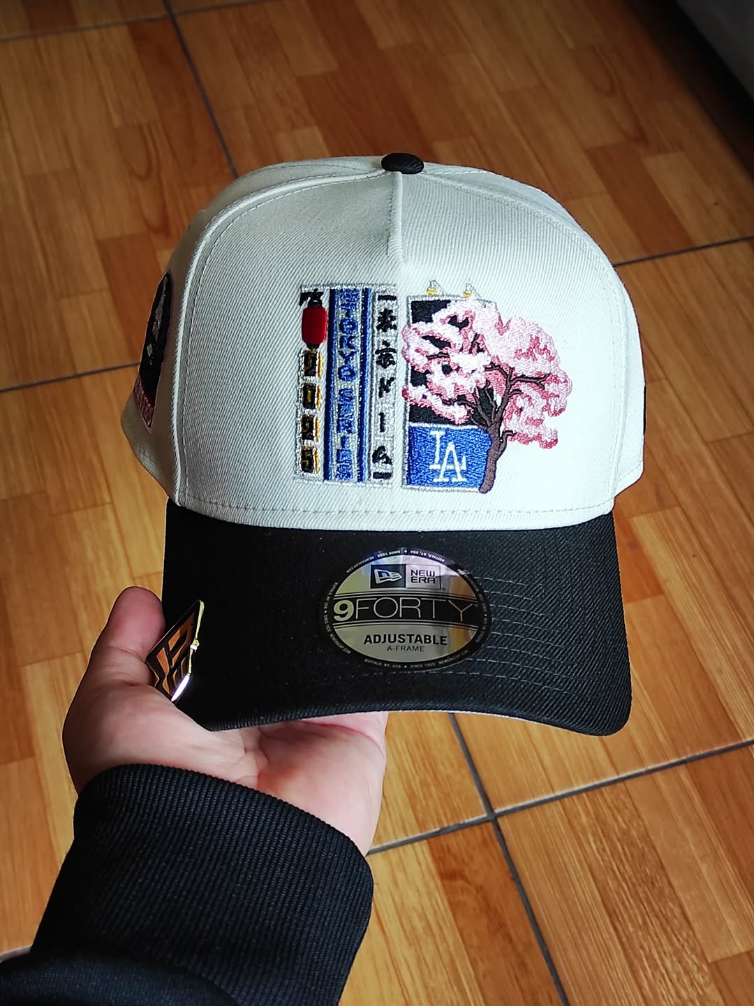 Gorra snapback 9Forty A-Frame New Era Los Angeles Dodgers Tokyo Series 2025 Chrome Two Tone Edition