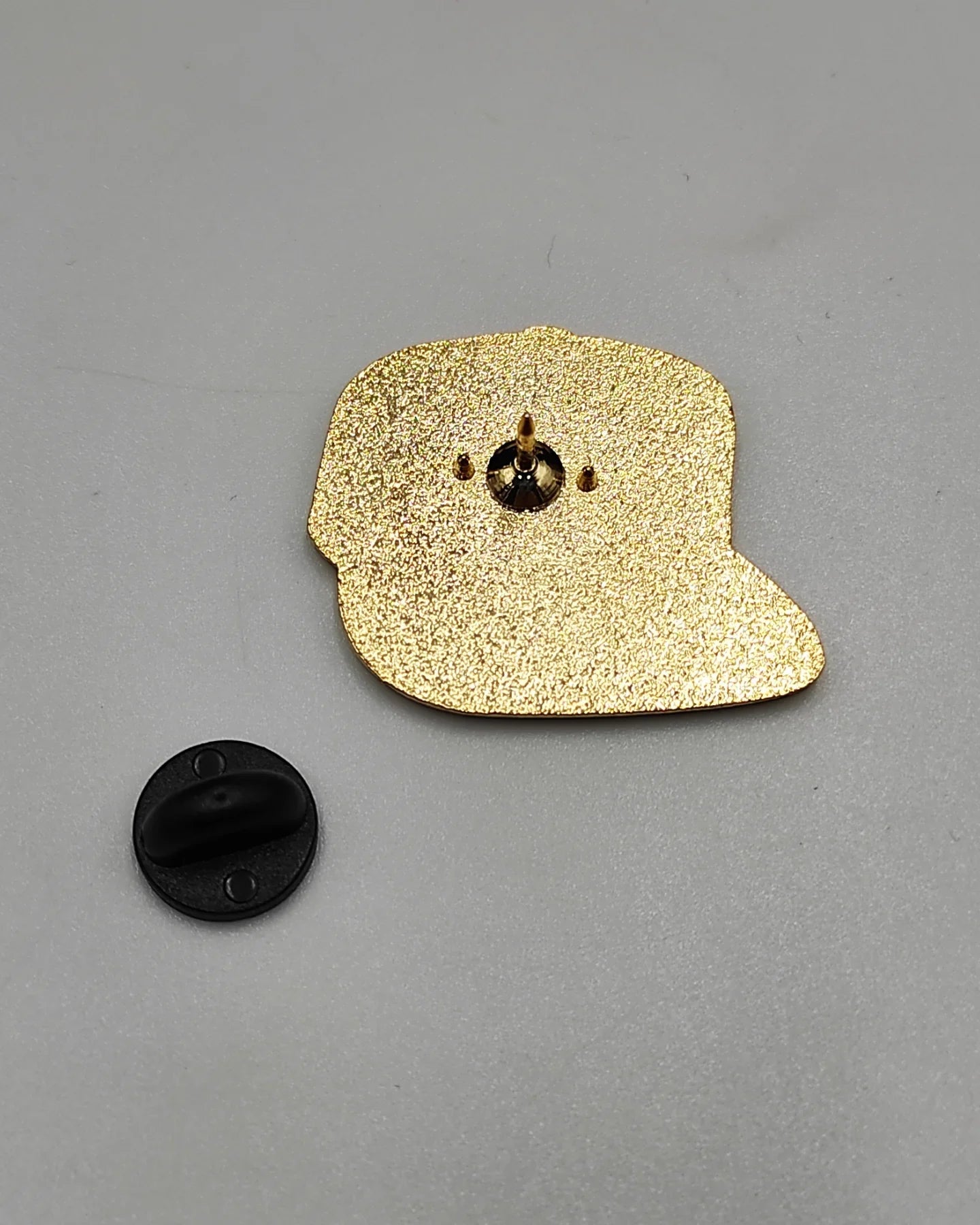 Pin Metálico New Era para Gorra