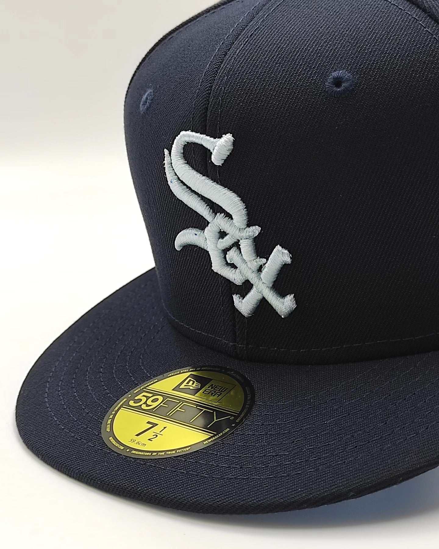 Gorra New Era 59fifty seda icys Medias Blancas de Chicago parche Serie Mundial 2005 - azul marino