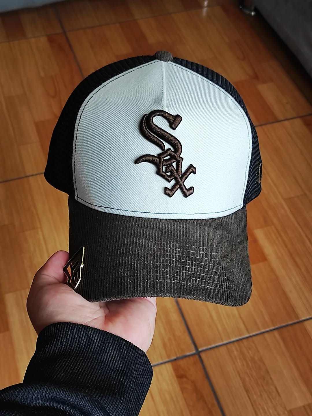 New Era Chicago White Sox gorra TRUCKER de visera plana y cordón