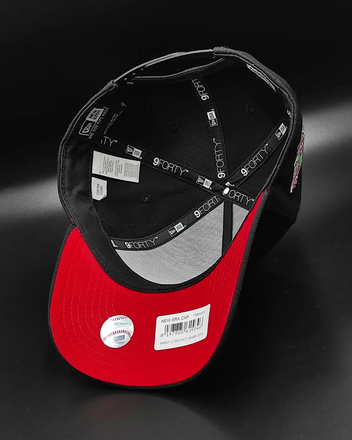 Gorra New Era Los Angeles Dodgers edición roja y negra serie mundial con visera plana