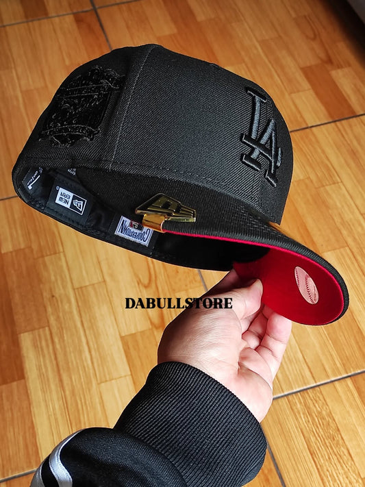 Gorra ajustada 59Fifty de los New Era Los Angeles Dodgers 40 Aniversario Edición Black Out Roja