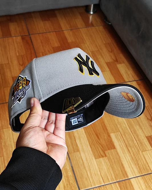 New Era New York Yankees Serie Mundial 1999 gris plomo negro - 9 Forty A-FRAME