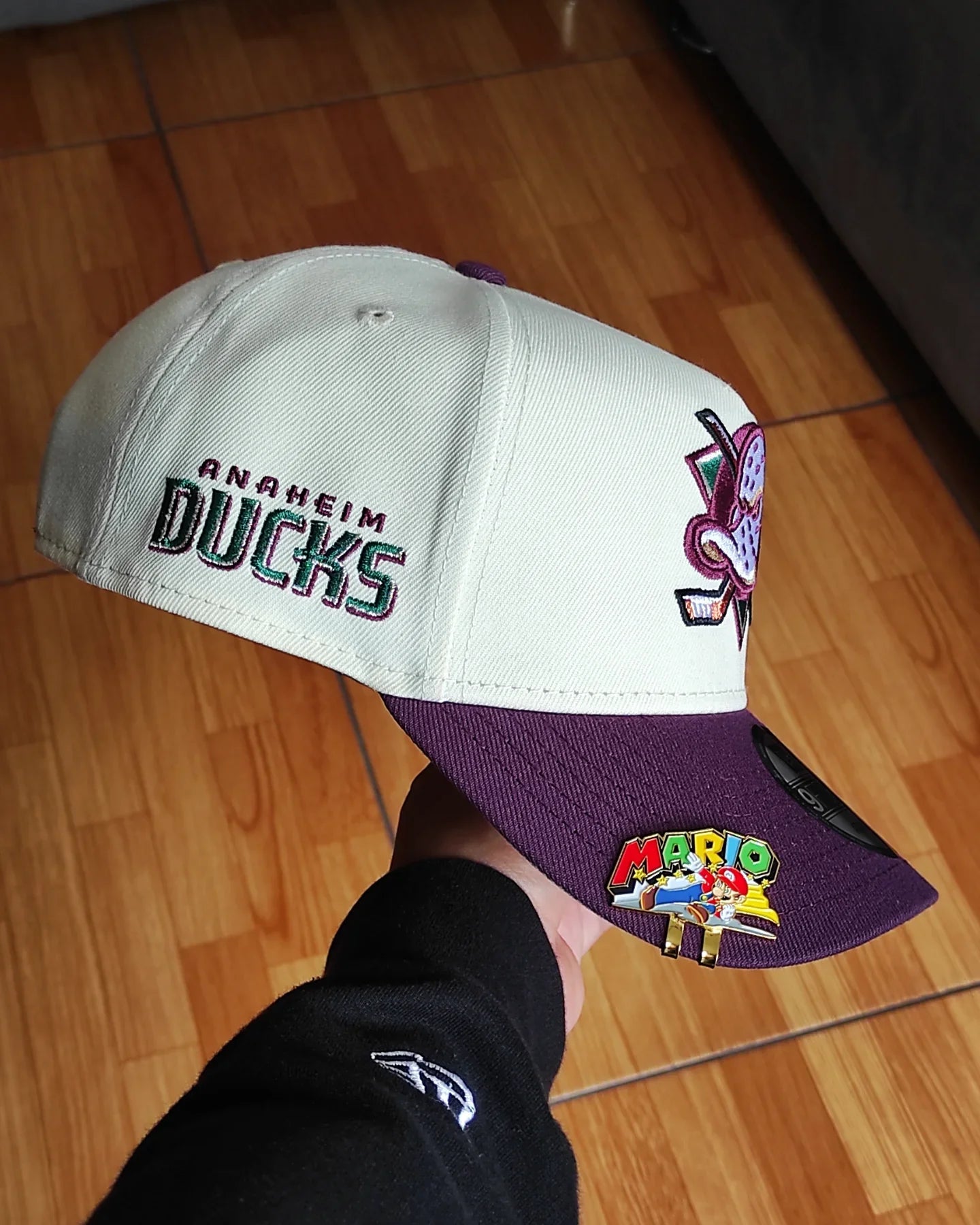 Gorra snapback New Era Anaheim Ducks Chrome Plum Two Tone Edition 9Forty A Frame