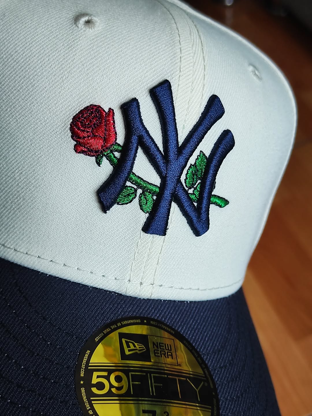 Gorra 59FIFTY de los New York Yankees de la Serie Mundial de la Nueva Era rosa🌹 cromada azul marino