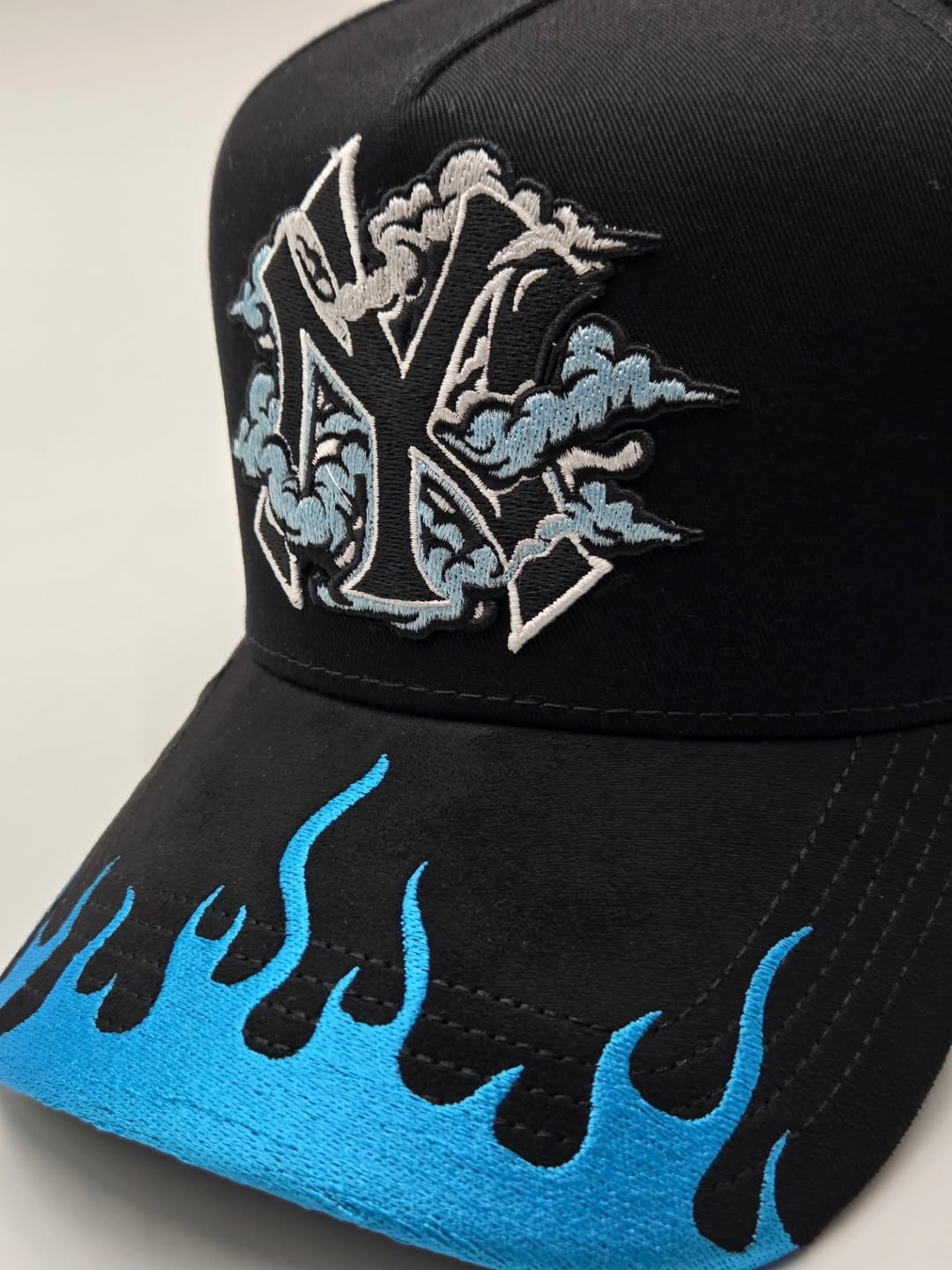 Gorra Qori Caps colección Cloud☁️ & Yankees🔥 a-frame Snapback
