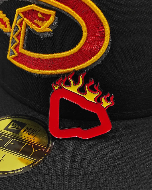 Pin de la bandera New Era Fuego
