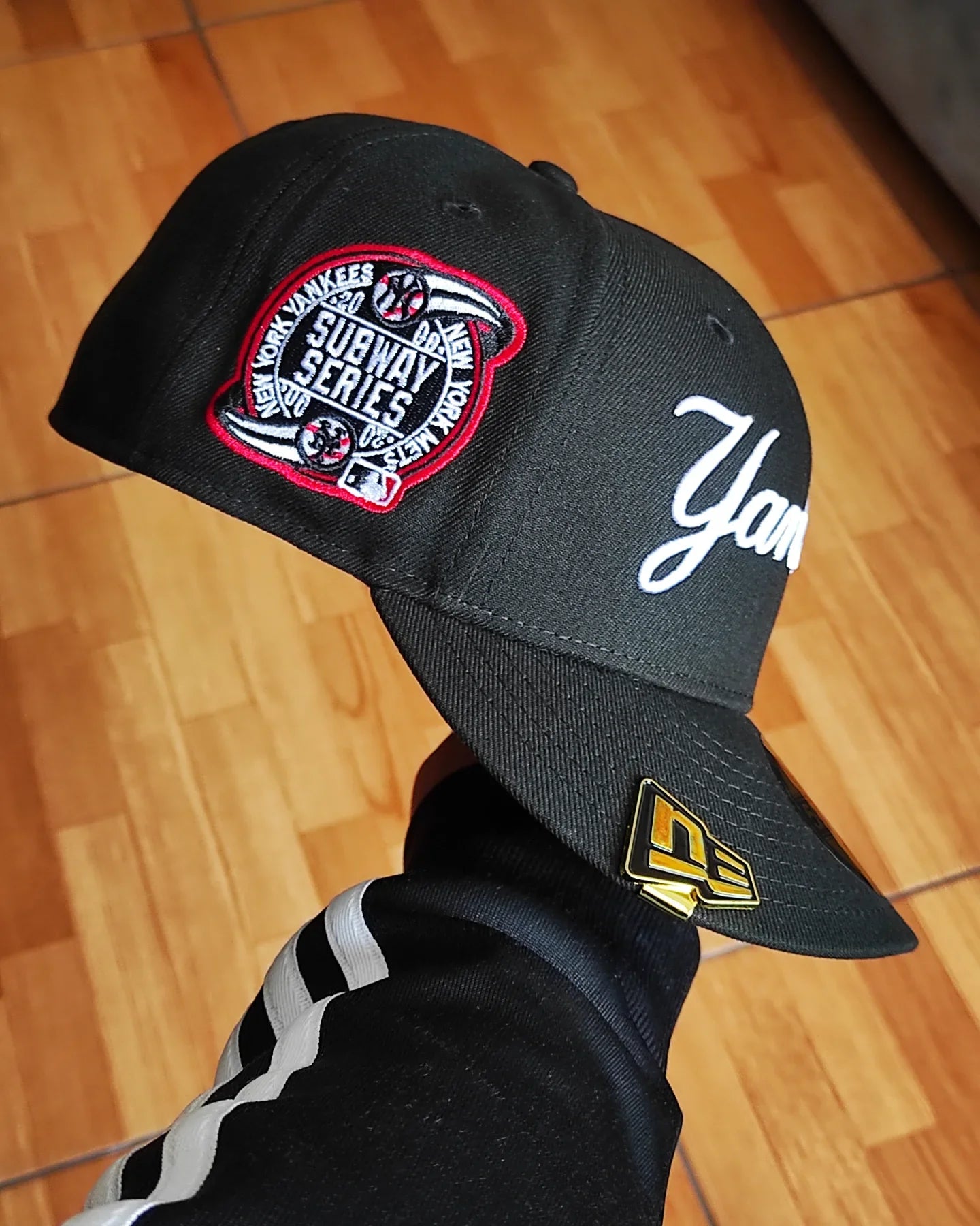 Gorra Ajustada 59Fifty New Era New York Yankees Subway Series 2009 Edición Negra y Roja