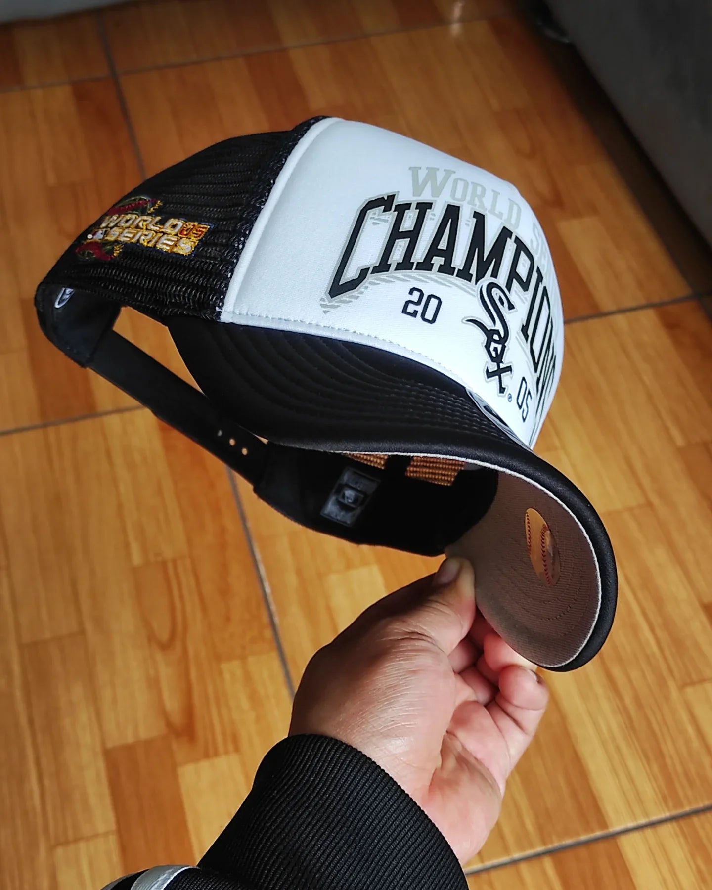 47Brand Chicago White Sox gorra trucker de espuma, negra y blanca, World Series, con cierre a presión