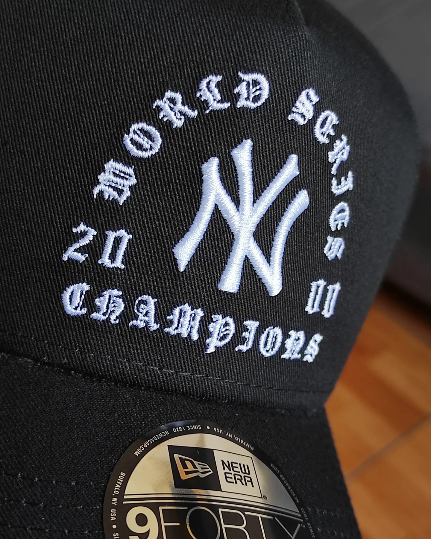 Gorra snapback New Era New York Gótica negra 9Forty A Frame