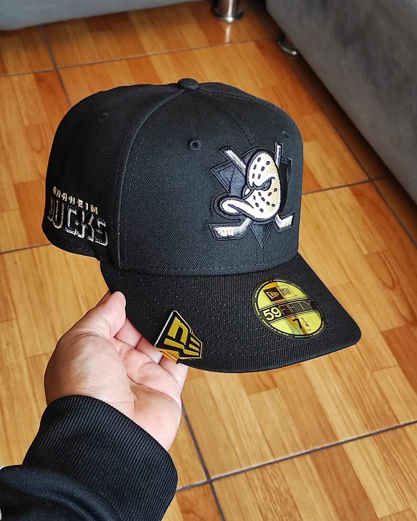 Gorra Ajustada 59Fifty Anaheim Ducks Blackout Prime Edition de New Era