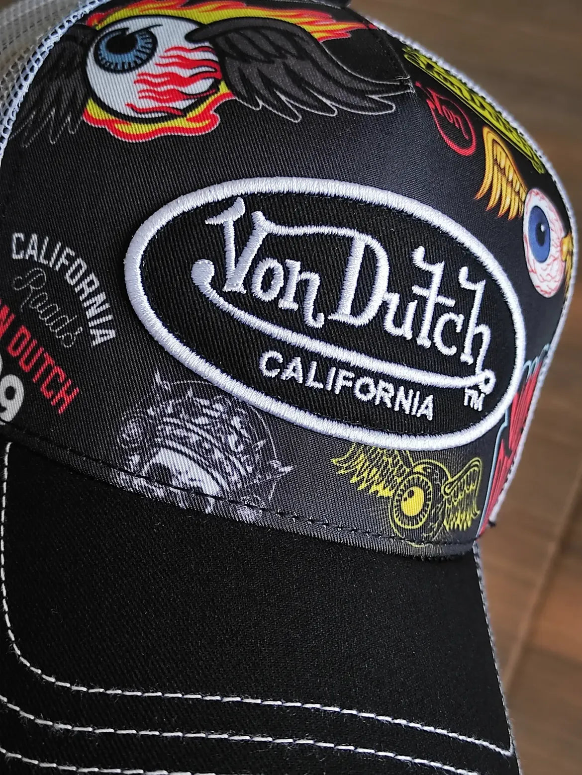 Von dutch trucker cap multilogo