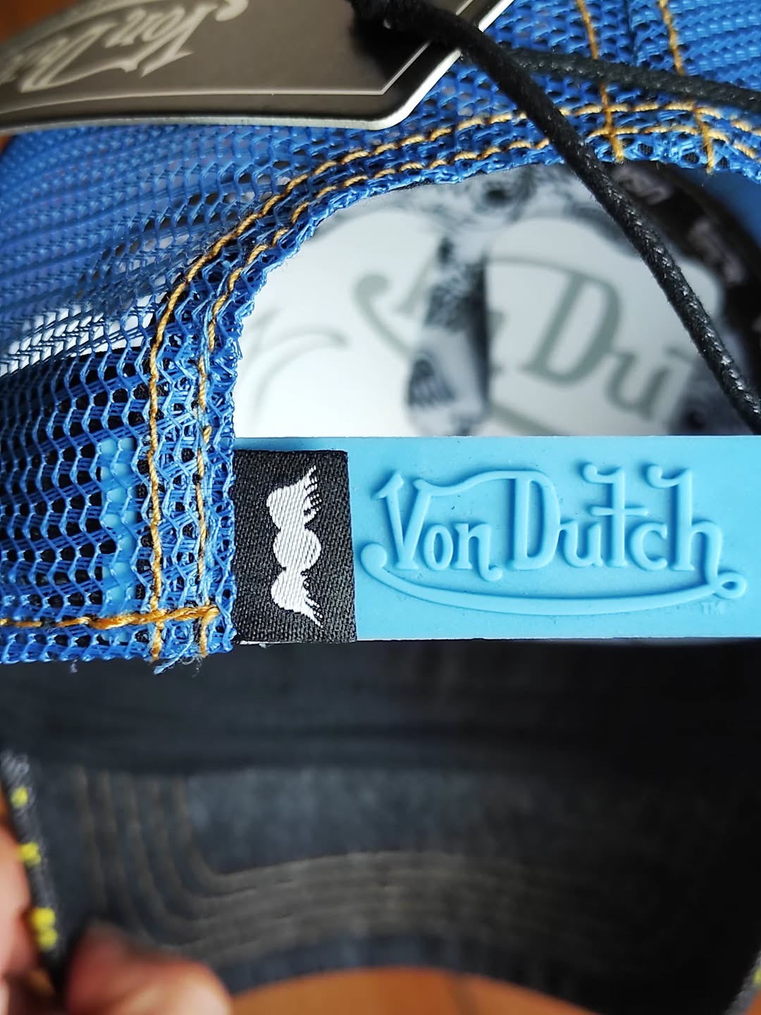 Gorra trucker con multilogo de denim Dutch
