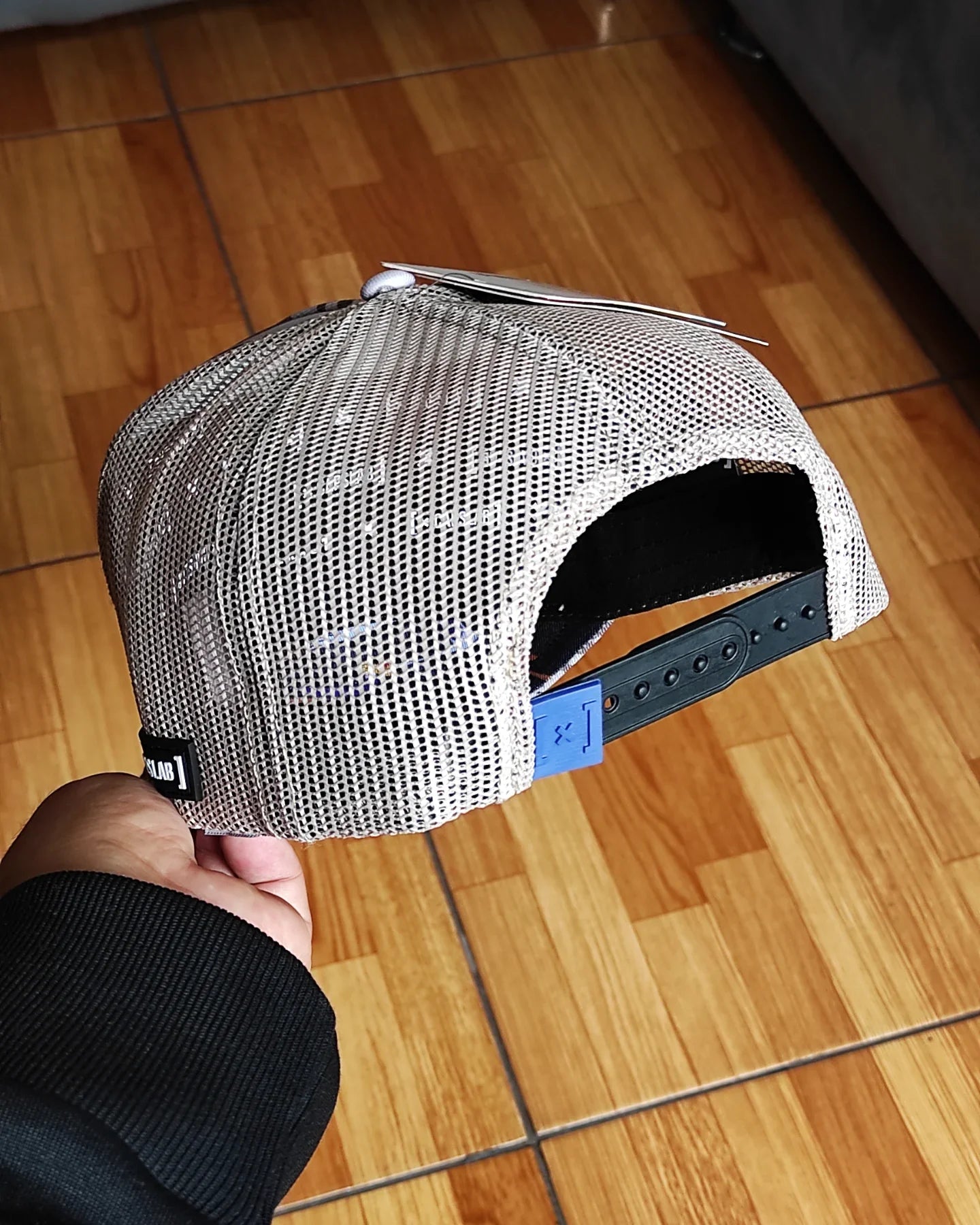 GORRA TRUCKER SNAPBACK LOONEY TUNES DE CAPSLAB