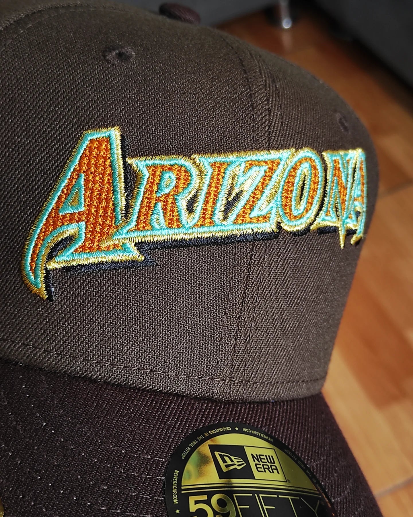 Gorra New Era 59 Fifty Arizona Diamondbacks Fields parche inaugural color café