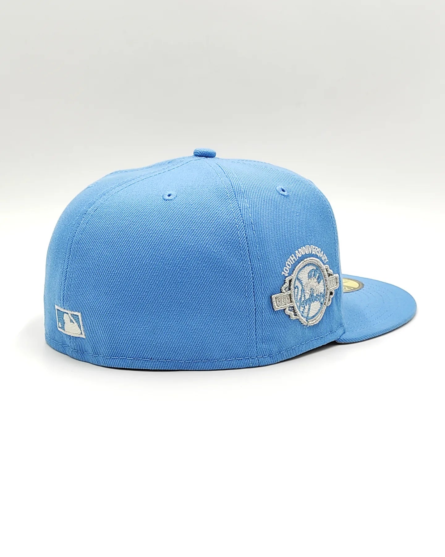 New York Yankees 100 aniversario New Era 59Fifty ajustada - azul cielo, blanco, plateado - brilla en la oscuridad