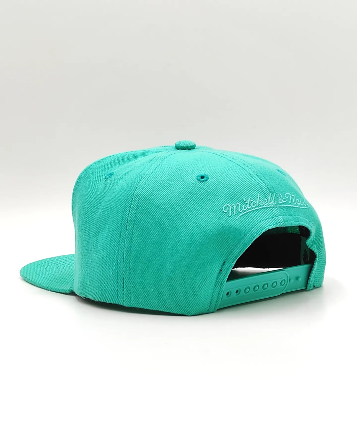 Mitchell & Ness Gorra Snapback Original Fit Monocromática Memphies Grizzlies, color verde azulado