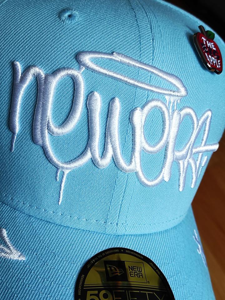 59FIFTY new era grafiti AZUL CIELO incluye pin