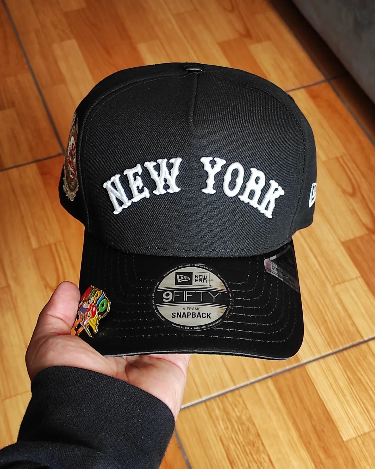 New Era New York Yankees Serie Mundial 1949 Visera Negra Satén Edición A Frame 9Fifty Snapback