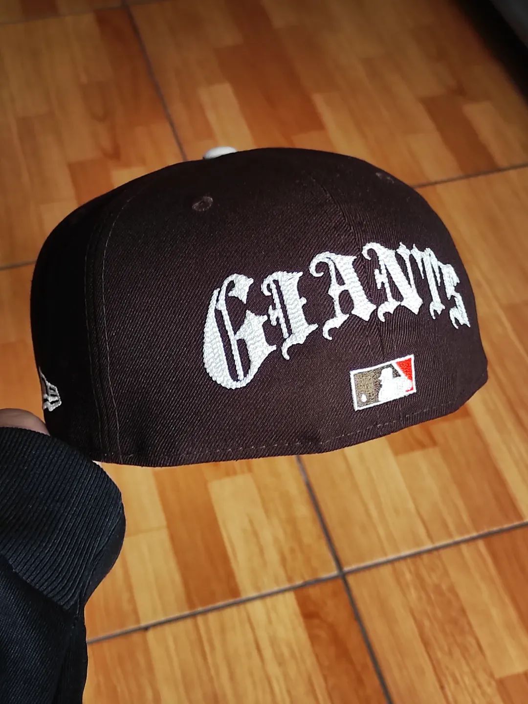 Gorra San Francisco Giants MLB Team Wings 59FIFTY Ajustada Marrón Oscuro