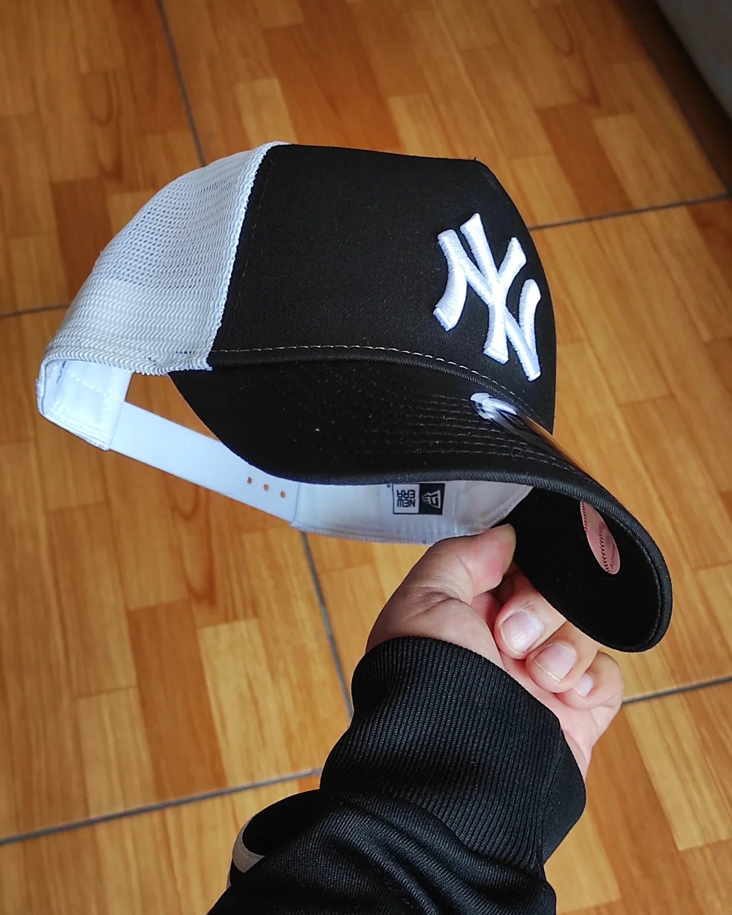 New Era Los New York Yankees gorra trucker negra y blanca con visera curvada