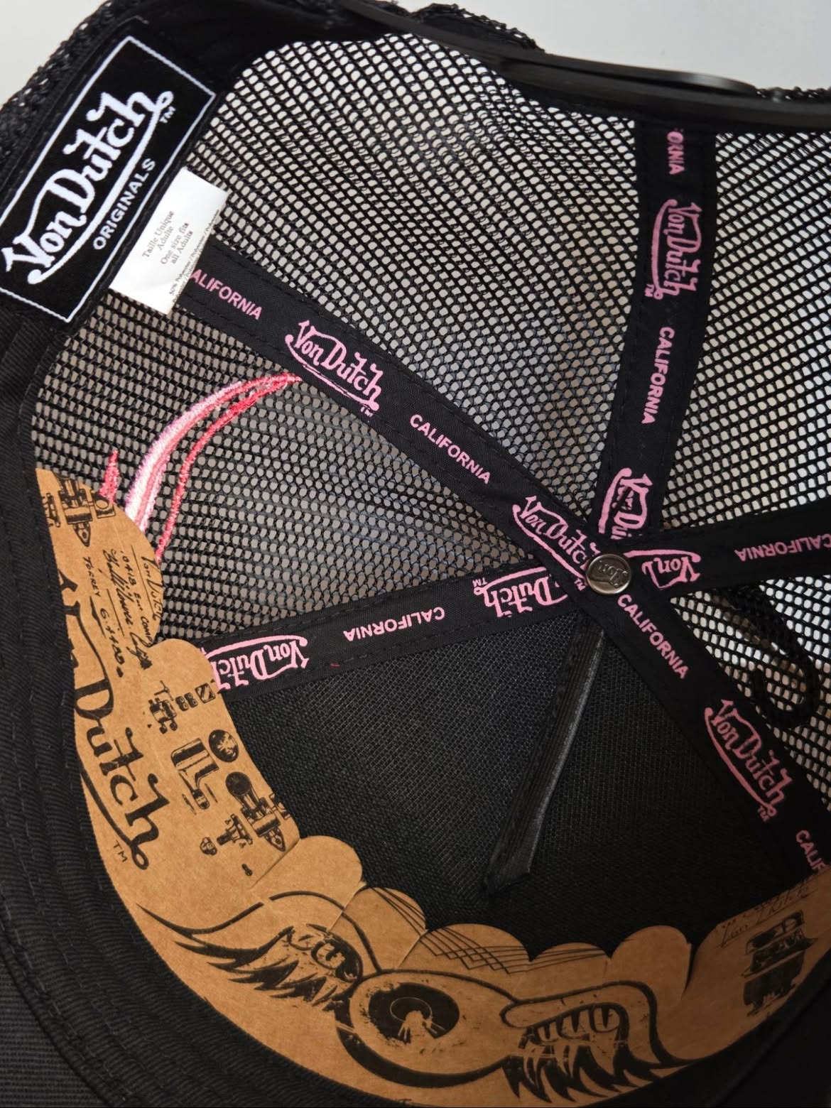 Von dutch trucker fire 🔥 cap black Exclusive