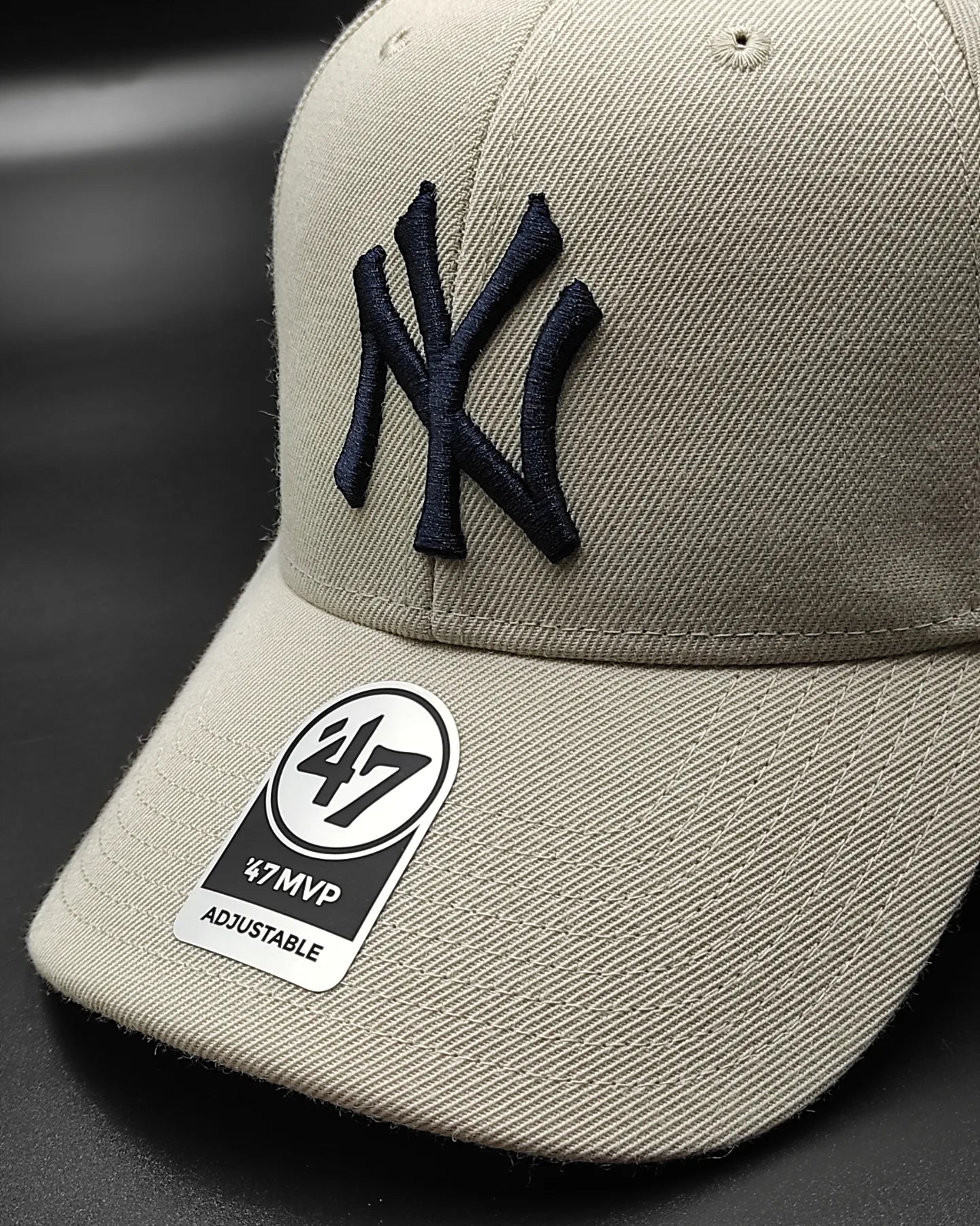 Gorra 47brand New York Yankees MVP Snapback color beige