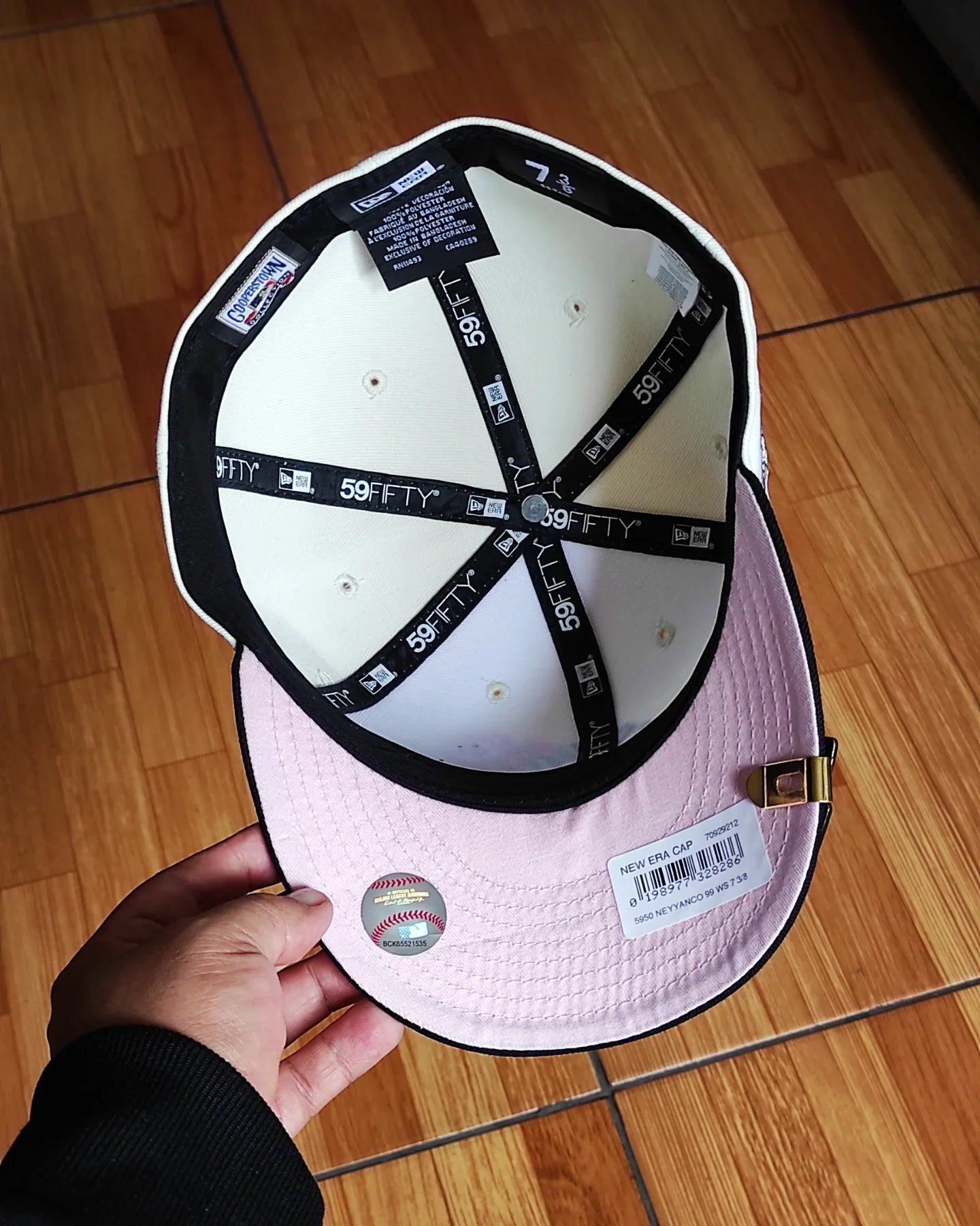 Gorra ajustada 59fifty New Era New York Yankees Rose Chrome Edición negra/rosa