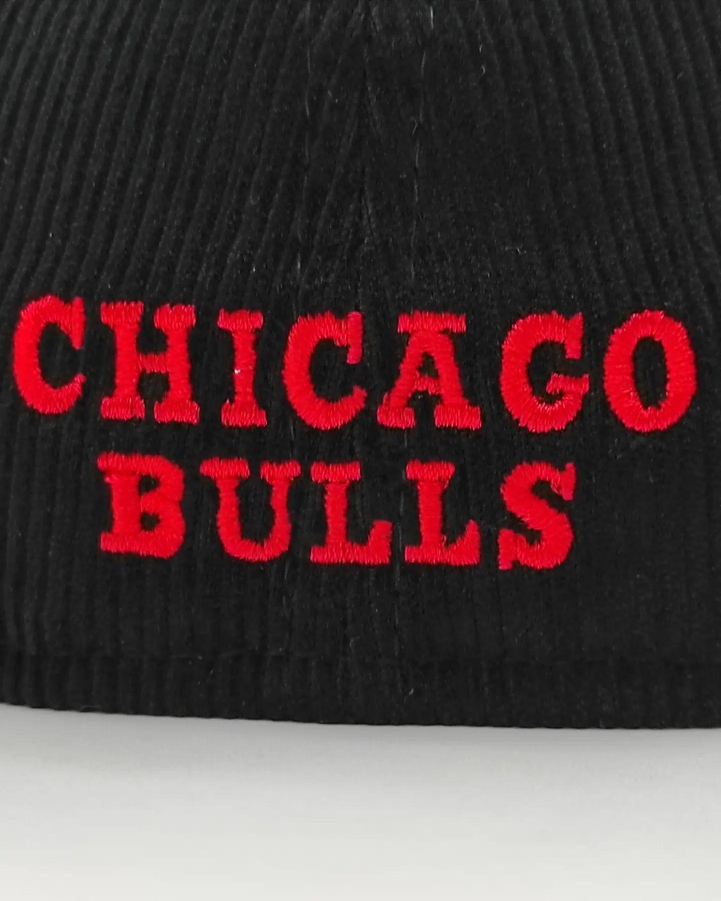 Gorra Ajustada Chicago Bulls OLD SCHOOL CORDUROY SIDE-PATCH Negra de New Era