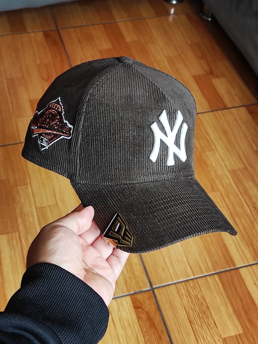 Gorra snapback 9FORTY A-FRAME "New era New York Yankees World Series 1996 Brown cord"