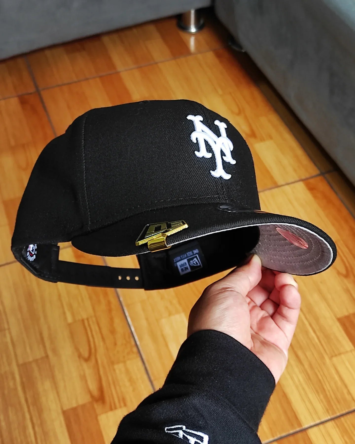Gorra Snapback New Era 9Fifty de los New York Mets con parche lateral de arte urbano y visera gris - Negra