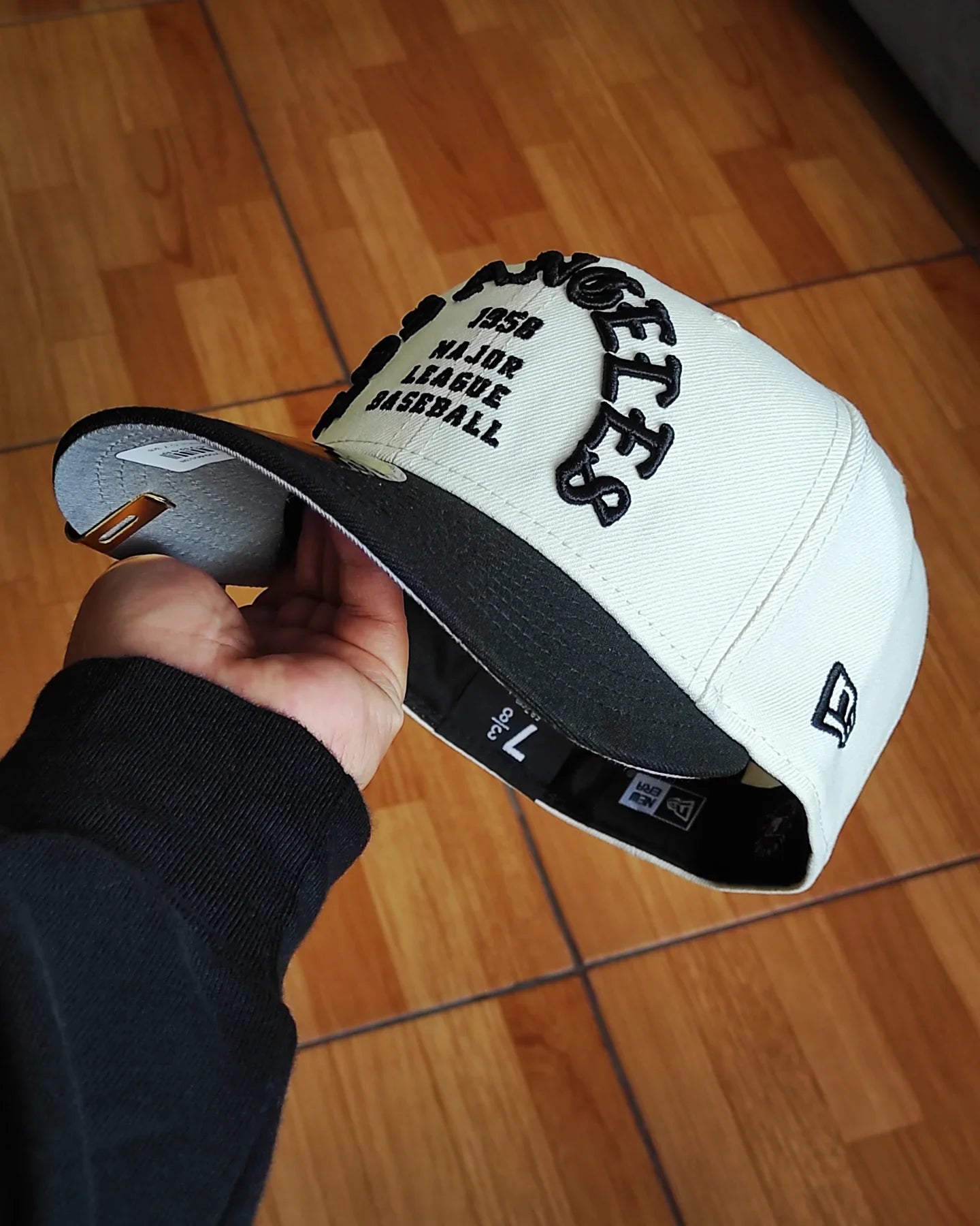 Gorra ajustada 59fifty New Era Los Angeles Dodgers CALAVERA 💀 Chrome Black edition