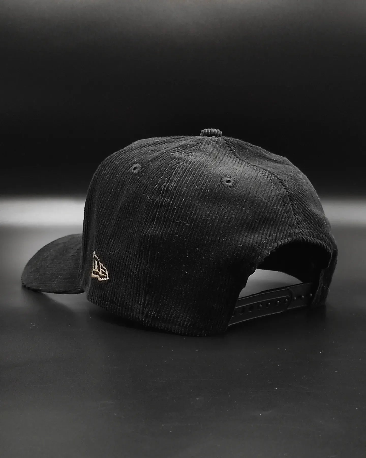 Gorra snapback New Era Okland Athletics "Corduroy Black" 9 Forty A-FRAME
