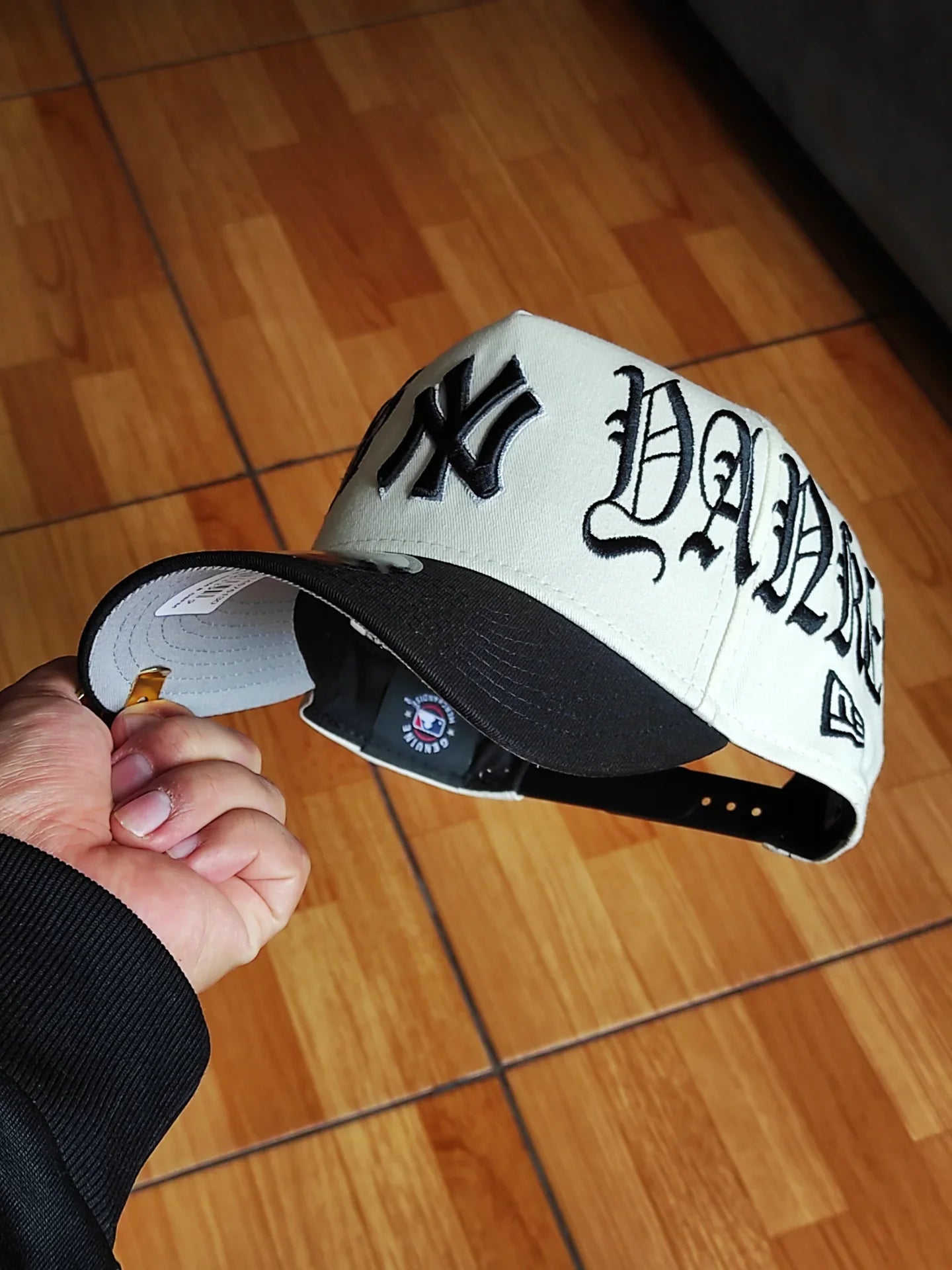 Gorra New Era New York Yankees gótica Chrome negra bicolor 9FORTY A-FRAME