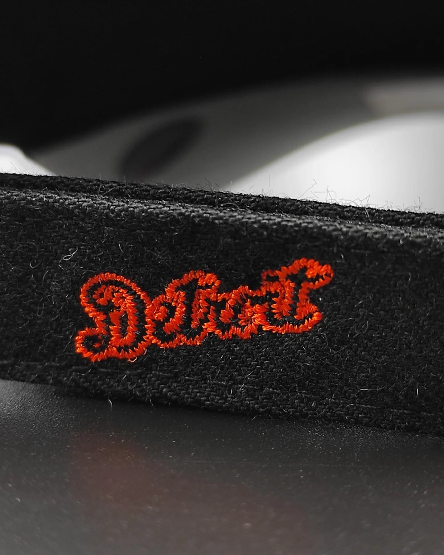 Gorra clásica con tira ajustable negra y naranja de los Detroit Tigers de 47Brand