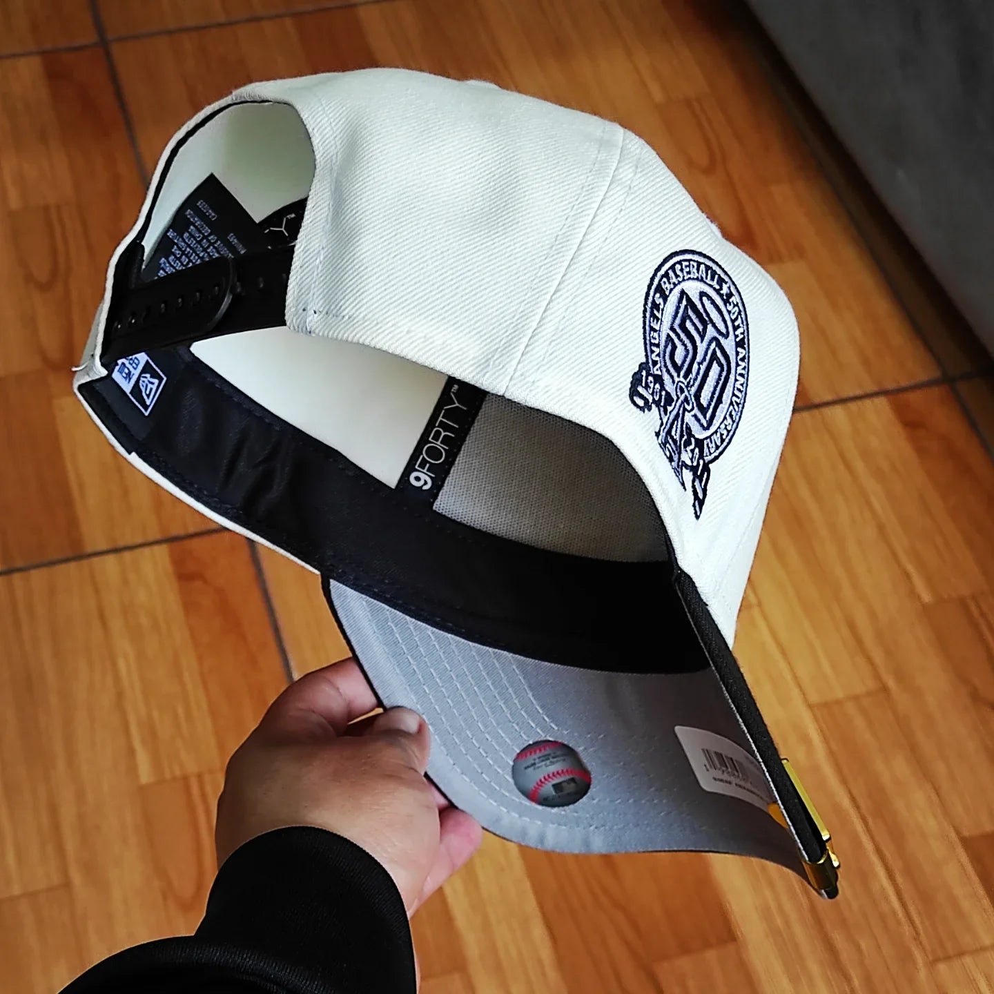 Gorra Snapback New Era Anaheim Angels Upside Down Chrome Black 2 Tone 50 Aniversario 9Forty A-Frame