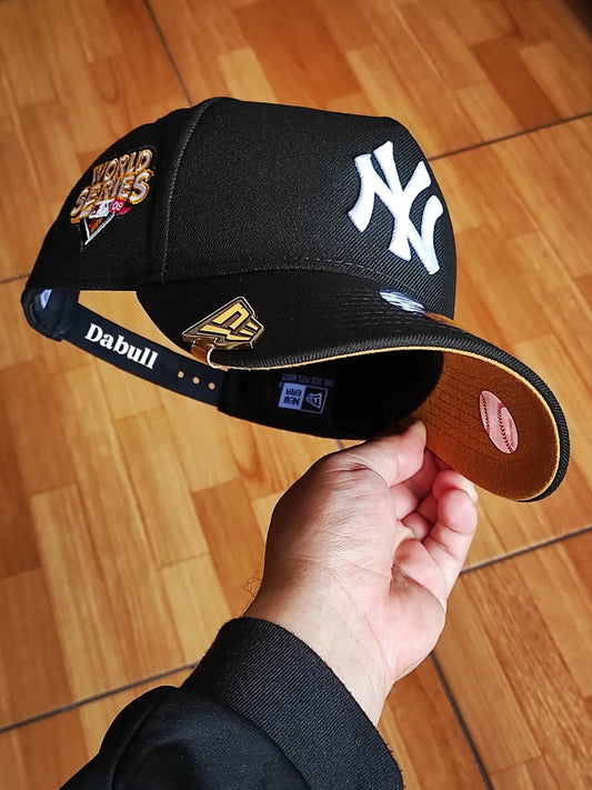 Gorra ajustable 9forty AFRAME New York Yankees negra Serie Mundial 2009