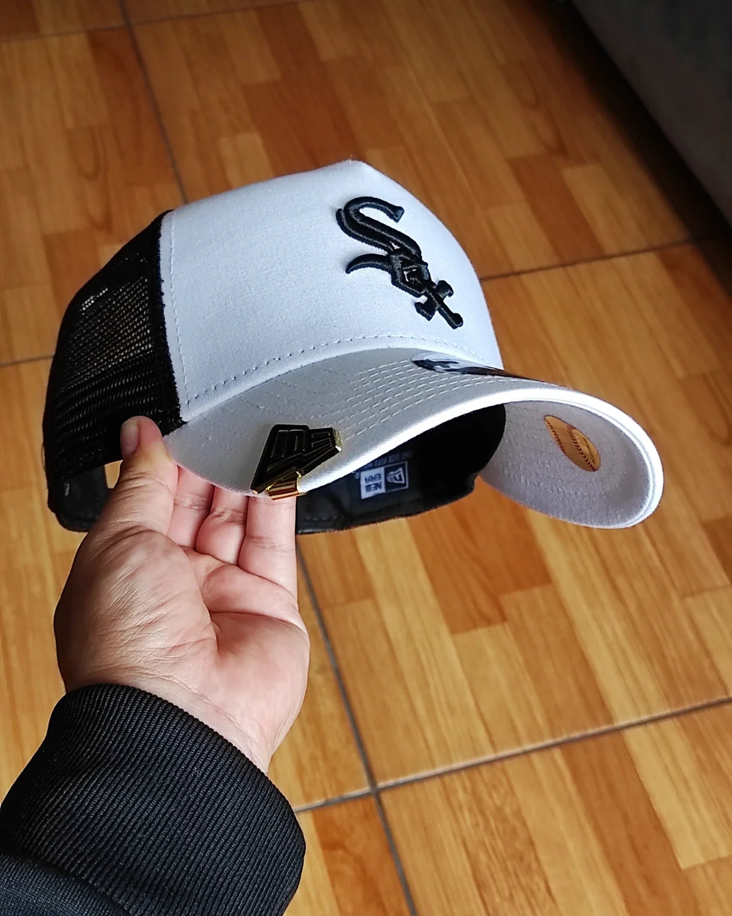 Gorra trucker a-frame blanca/negra New Era Chicago White Sox