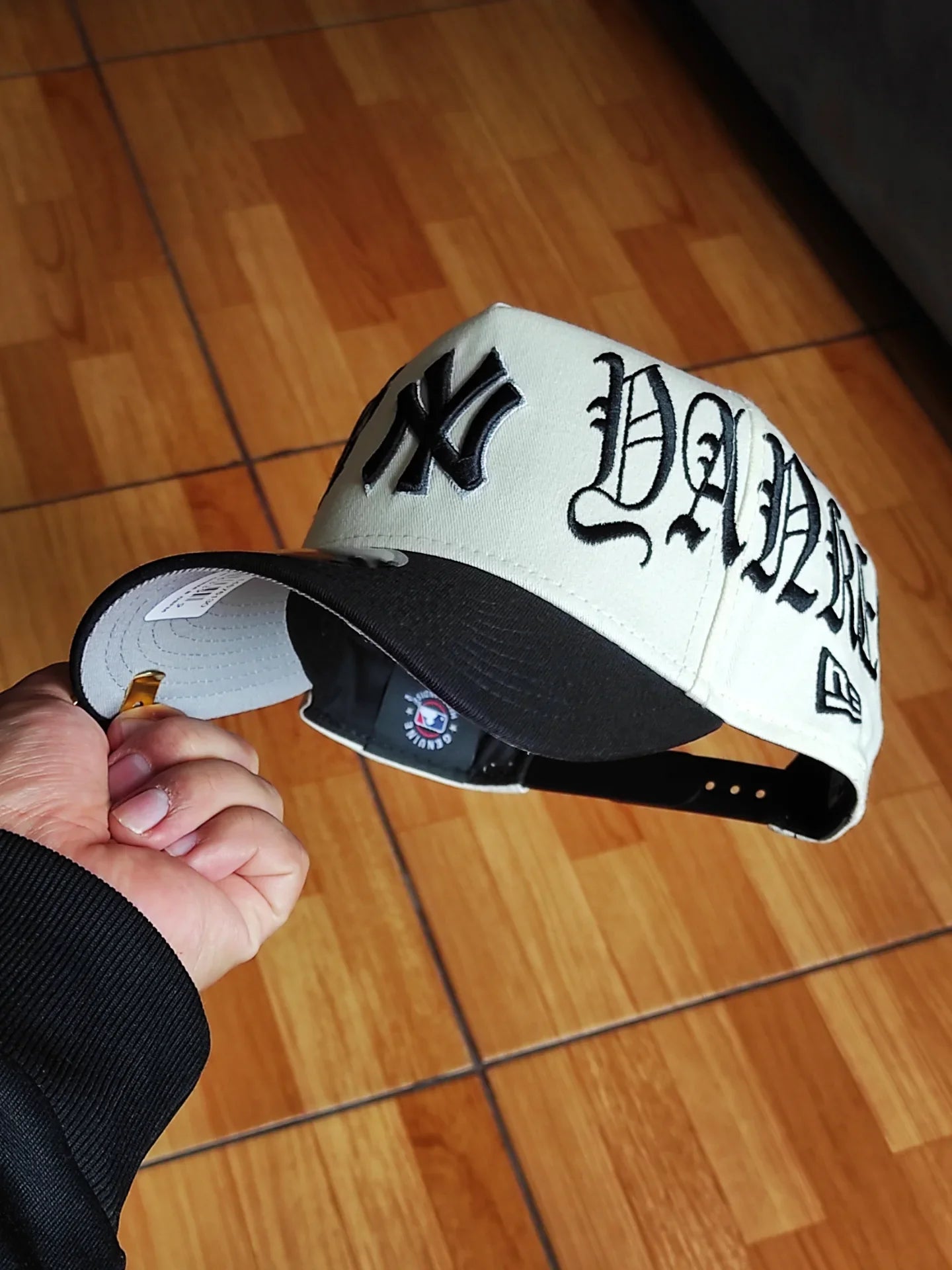 Gorra New Era New York Yankees gótica Chrome negra bicolor 9FORTY A-FRAME