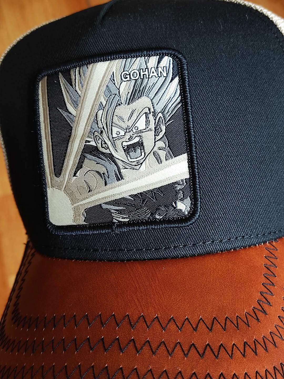 Gorra trucker Capslab Dragón Ball Gohan Super Saiyajin