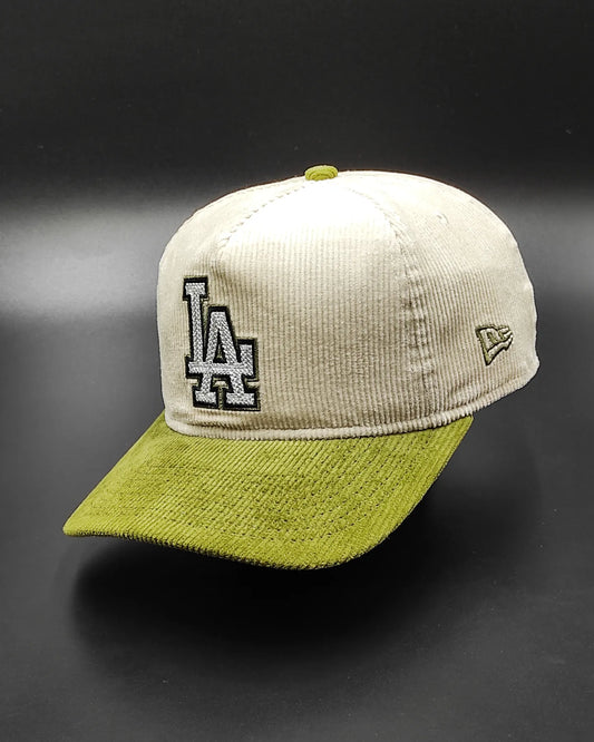 Gorra snapback New Era Los Angeles Dodgers de pana color oliva modelo "golfer"