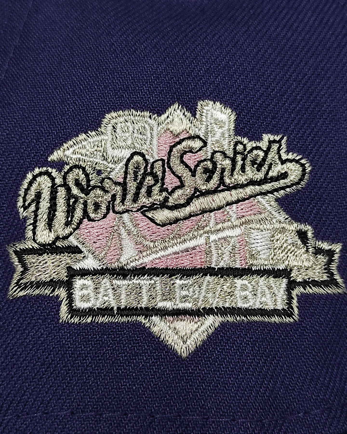 Gorra New Era Oakland Athletics 59fifty World Series parche UV rosa - morado