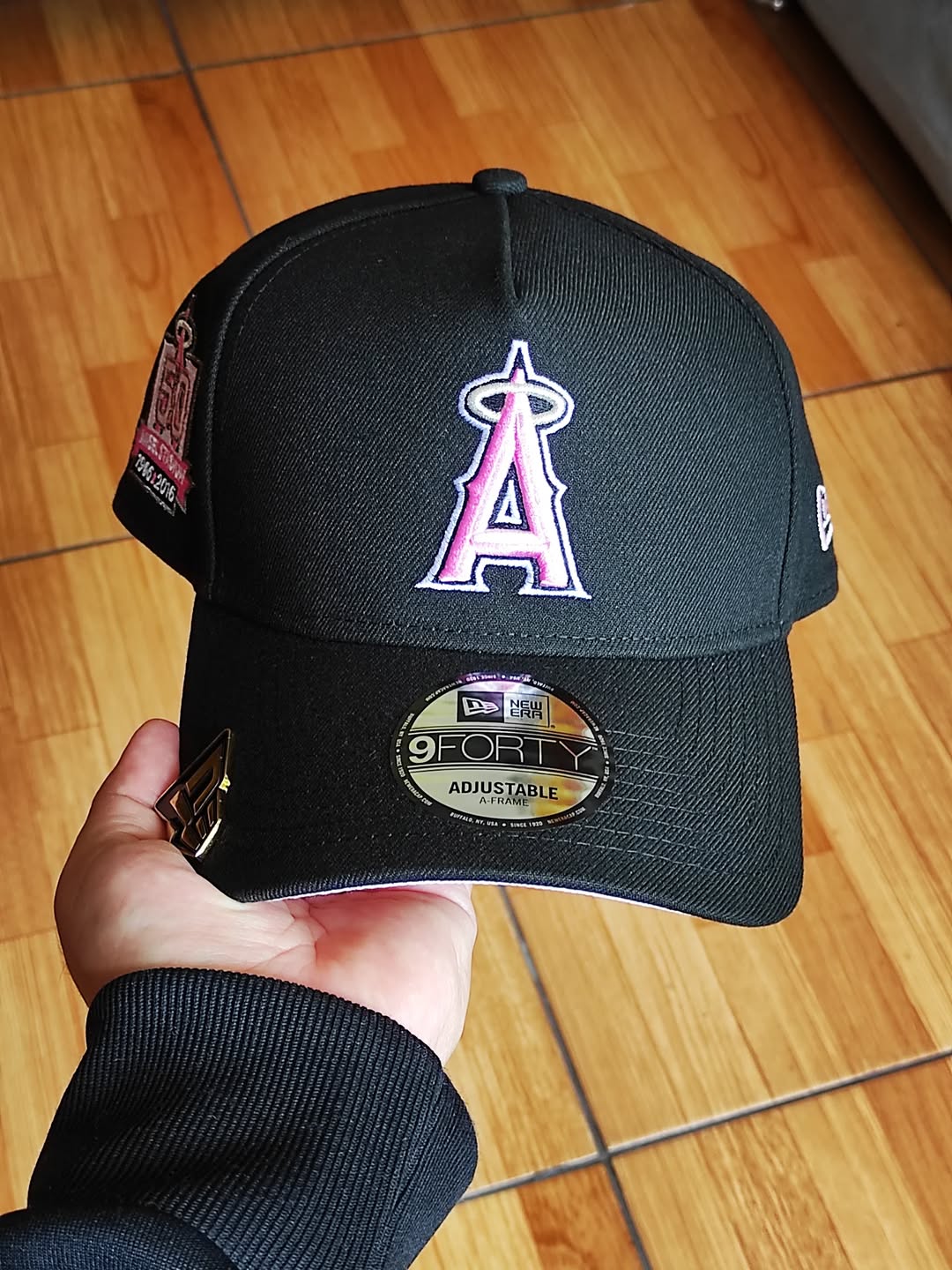 Gorra New Era Anaheim Angels 50 Aniversario Edición Rosa 9Forty A Frame Snapback