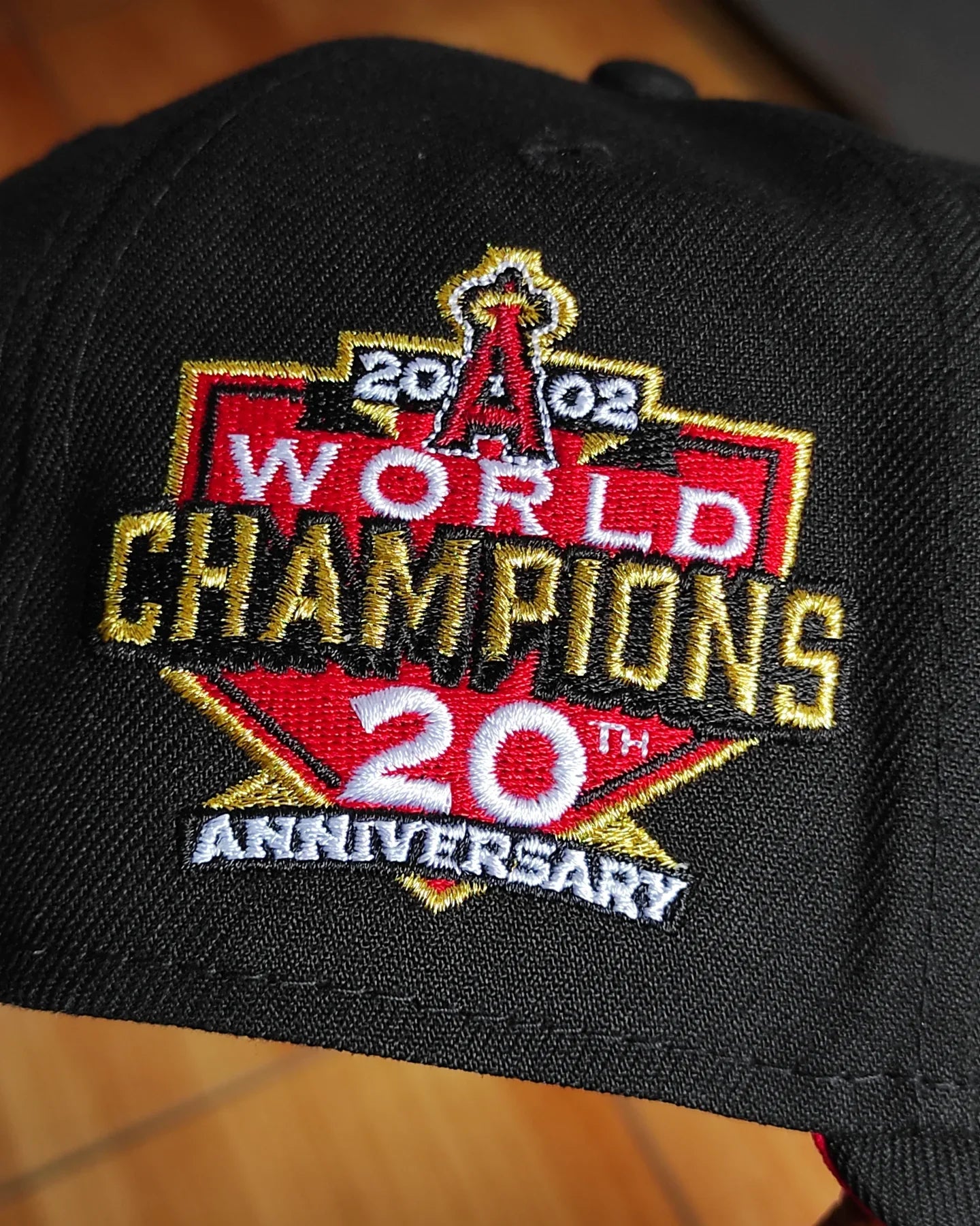 New Era Anaheim Angels campeones mundiales 20 aniversario negro rojo gorra 9forty a-frame snapback