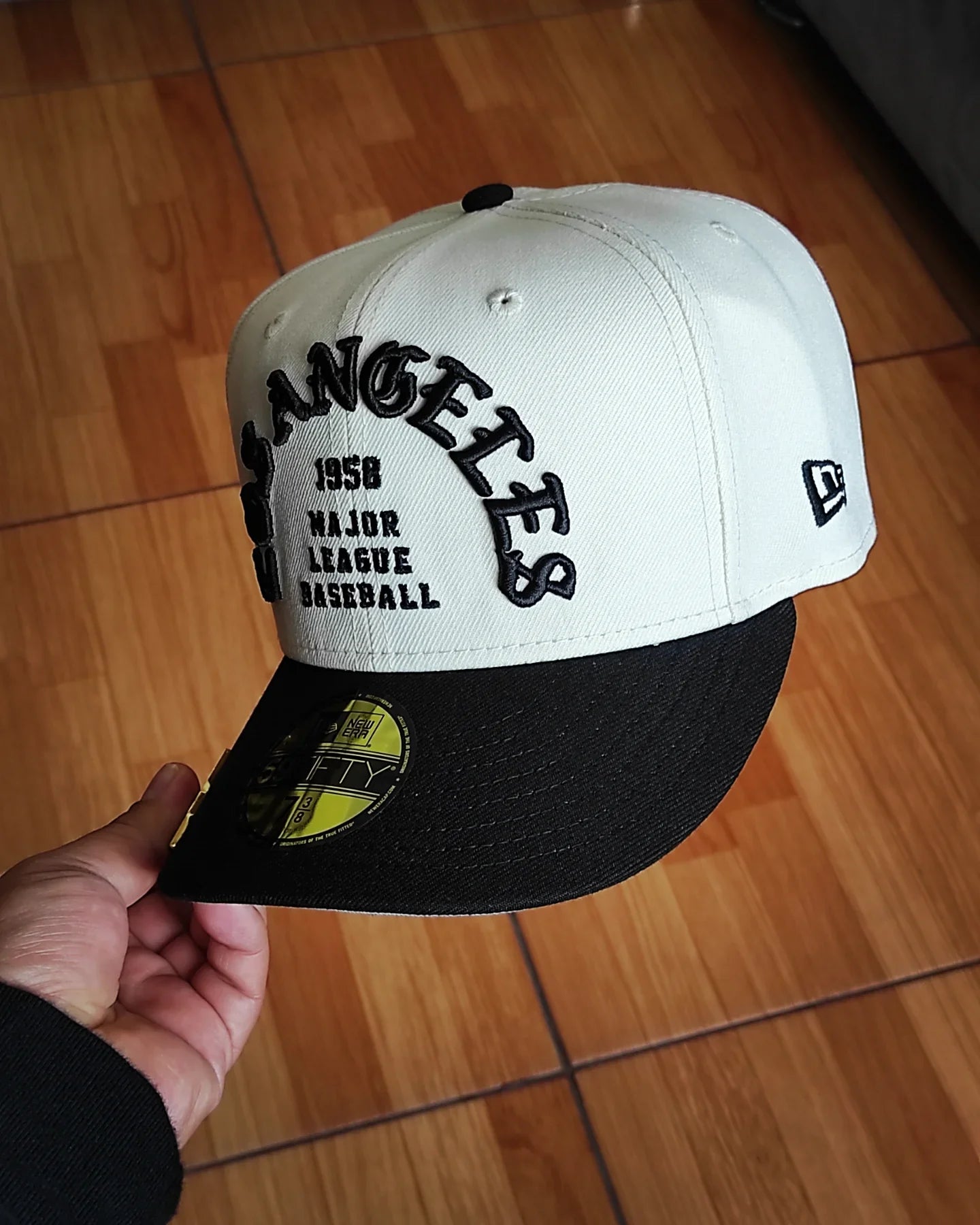 Gorra ajustada 59fifty New Era Los Angeles Dodgers CALAVERA 💀 Chrome Black edition