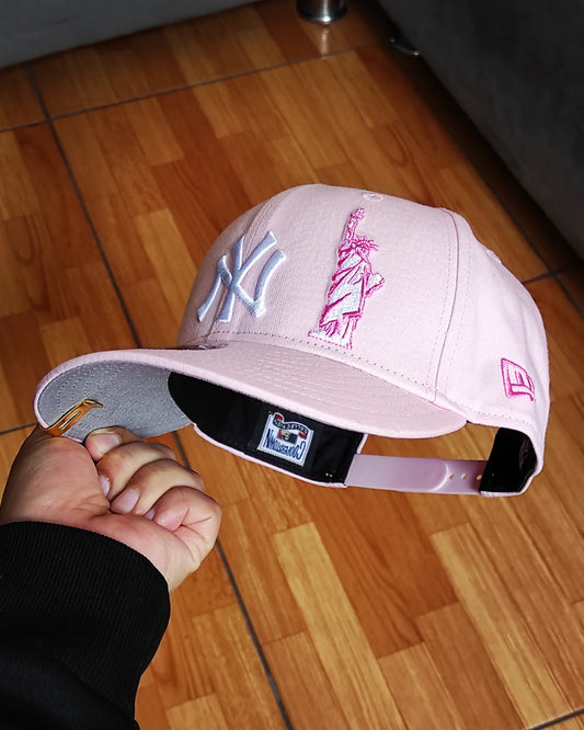 New Era New York Yankees 1999 Serie Mundial colección Liberty 🗽 9 FIFTY Snapback - rosa