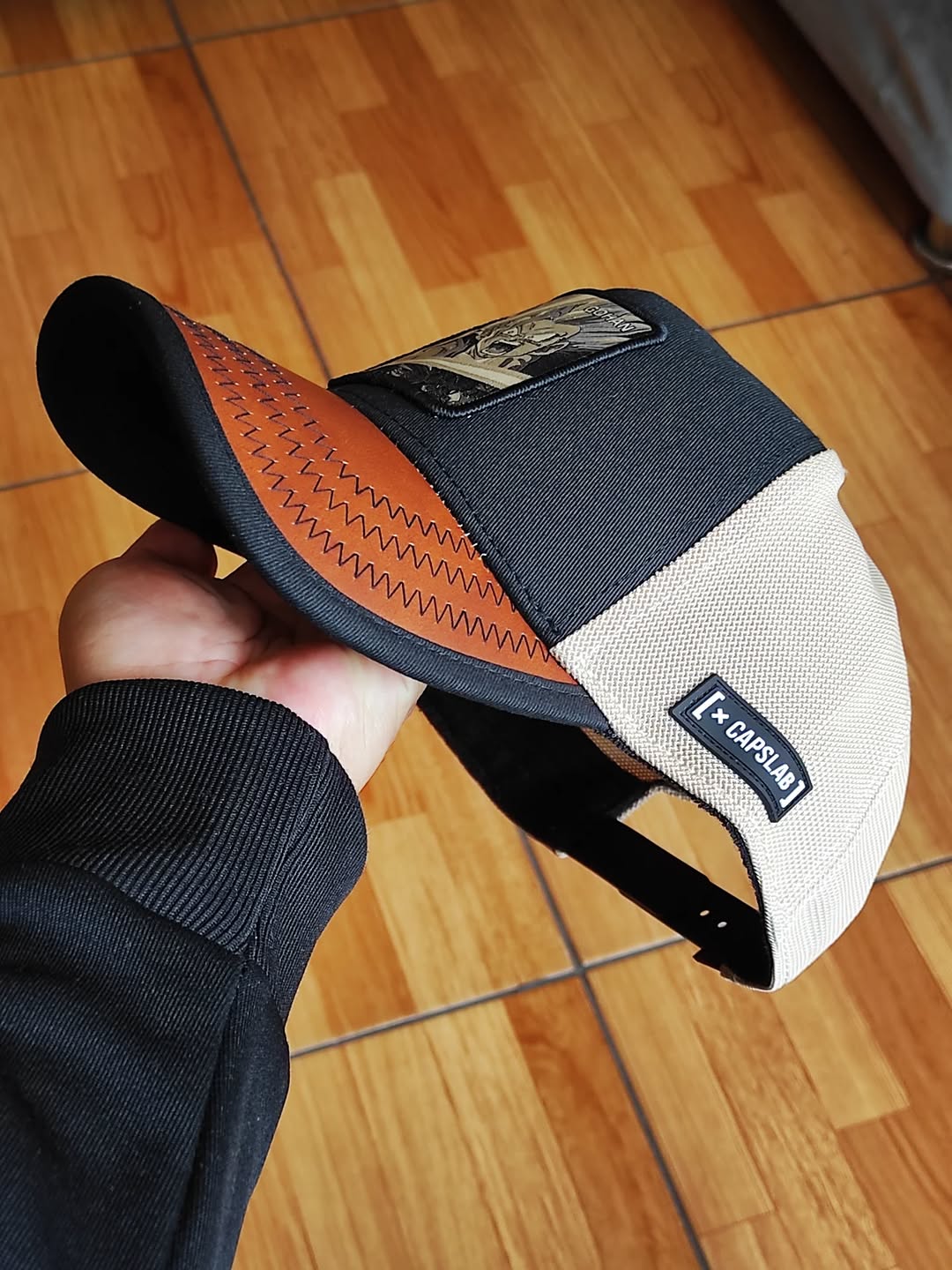 Gorra trucker Capslab Dragón Ball Gohan Super Saiyajin