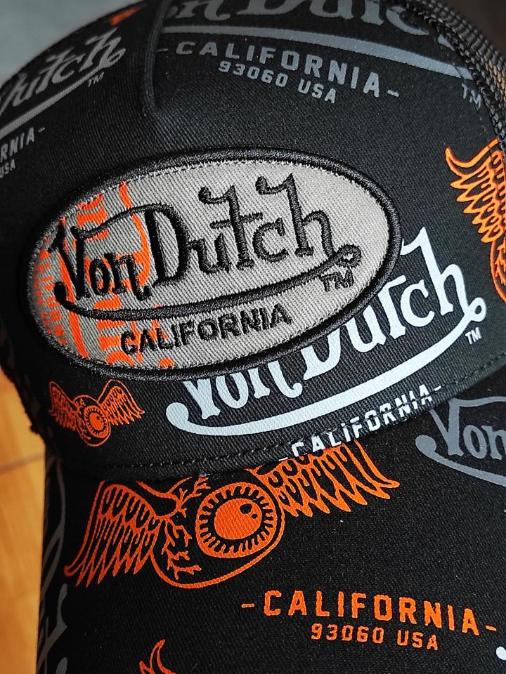 Gorra Von Dutch trucker multilogo edición negra