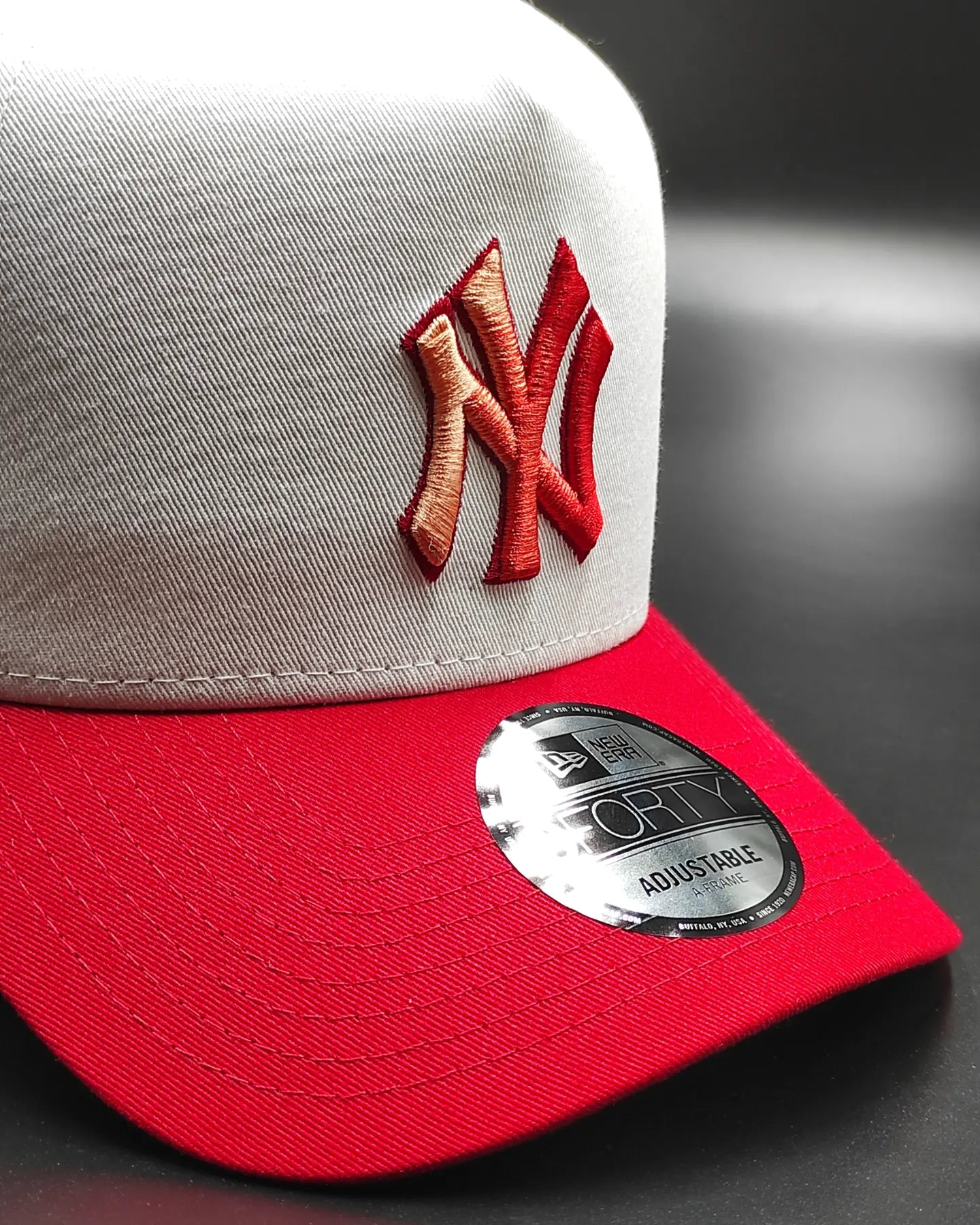 Gorra New Era New York Yankees " satin " 9 forty a frame blanca / escarlata