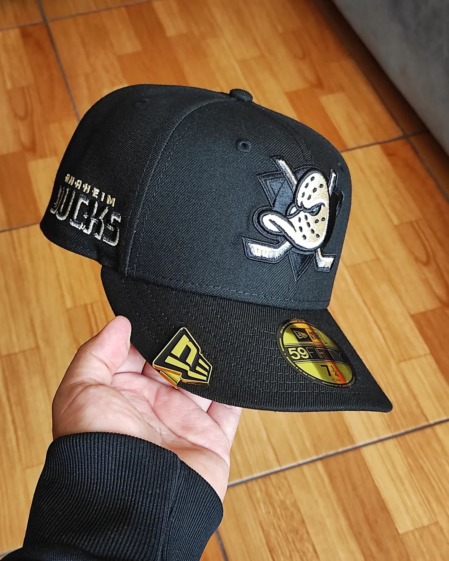 Gorra Ajustada 59Fifty Anaheim Ducks Blackout Prime Edition de New Era